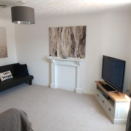 Stamford Redcot Gardens Stylish 2 Bed Family Town House With Parking Villa Exterior photo